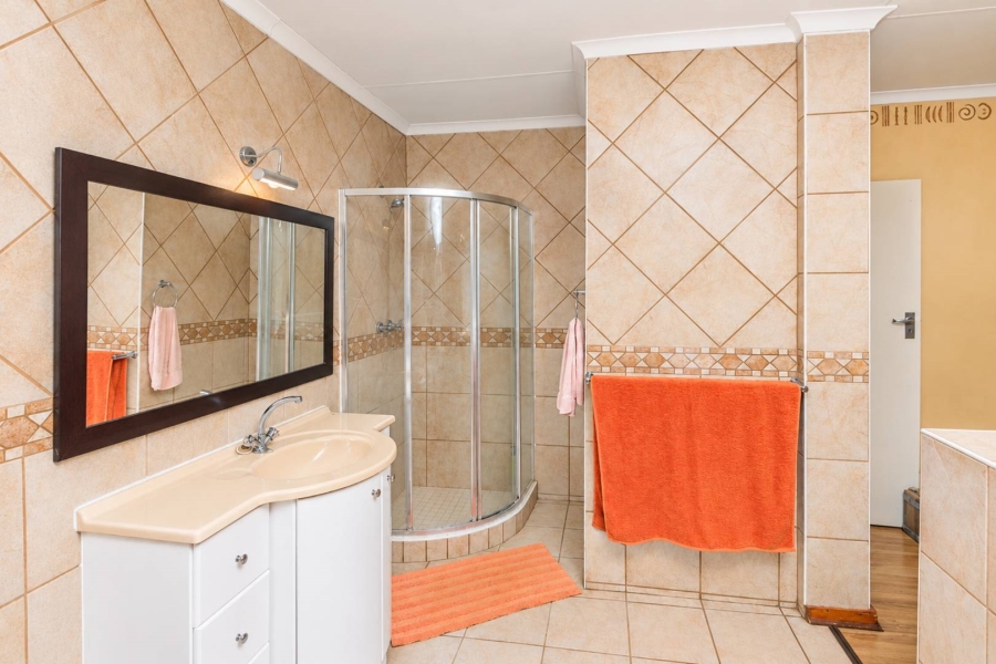 5 Bedroom Property for Sale in Schoemansville North West